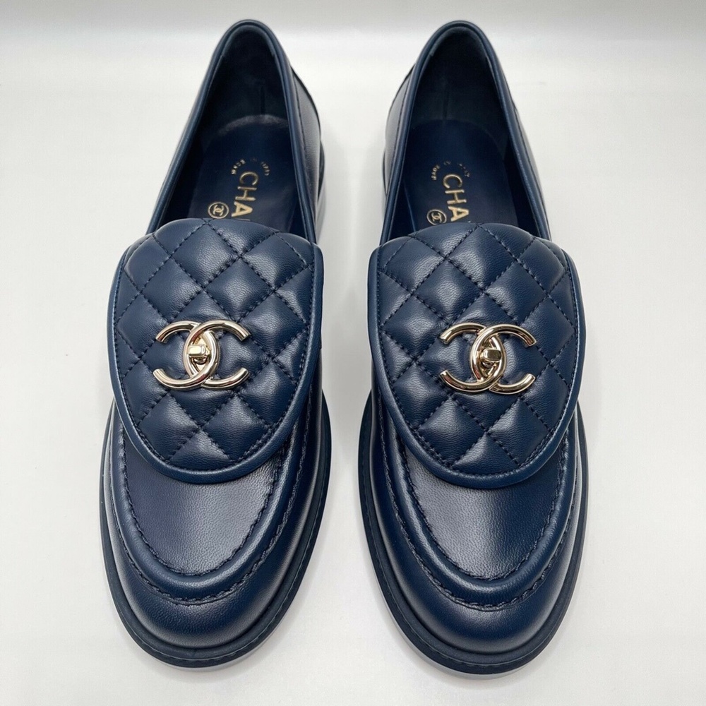 ❌❌ SOLD Chanel NIB 2021 Navy Blue Gold CC Logo Quilted Flap Flats Loafers - Picture 1 of 14